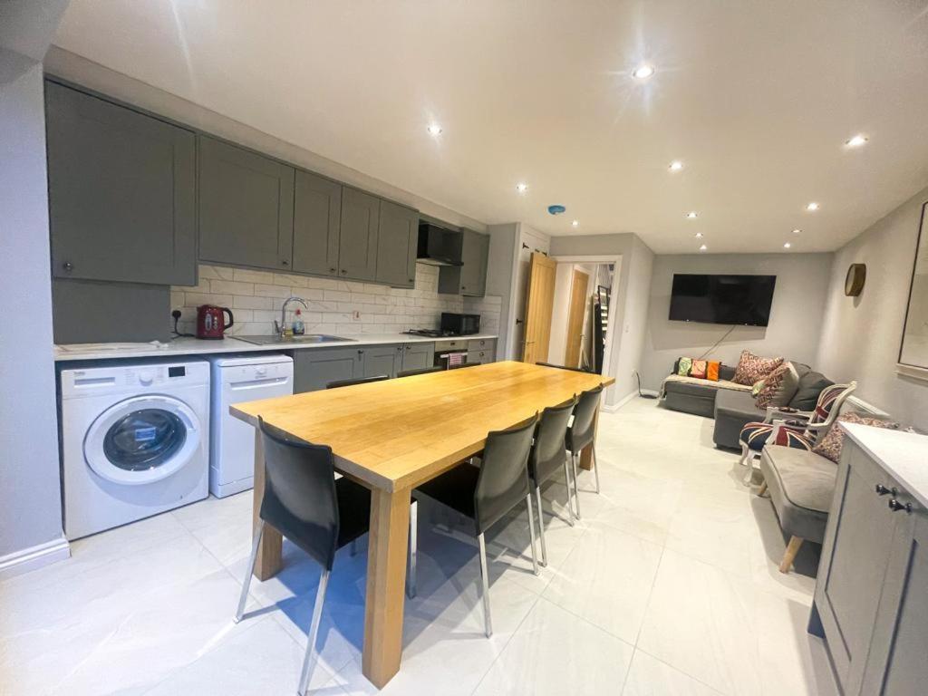2A Seymour Road Villa Sutton  Bagian luar foto